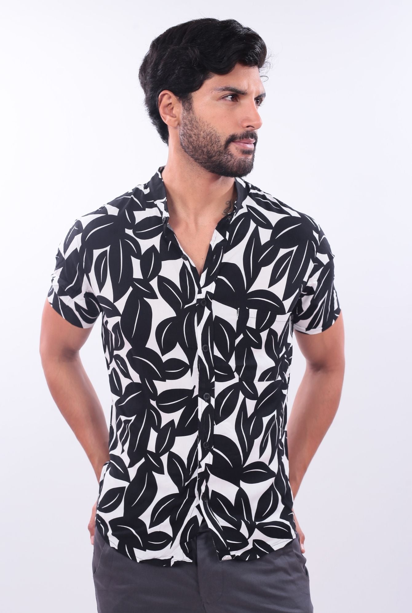 CAMISA SLIM LEAVES JERAOUS MANGA CORTA Negro