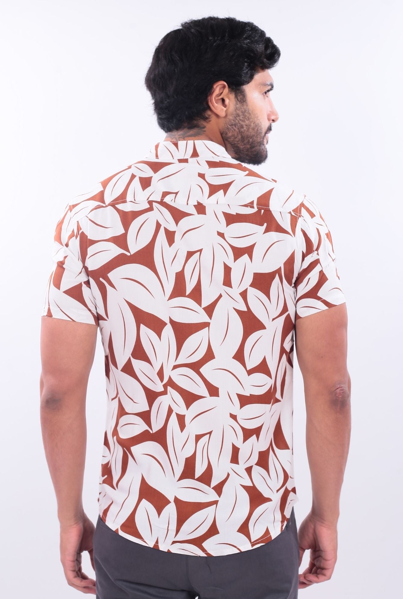 CAMISA SLIM LEAVES JERAOUS MANGA CORTA Marrón