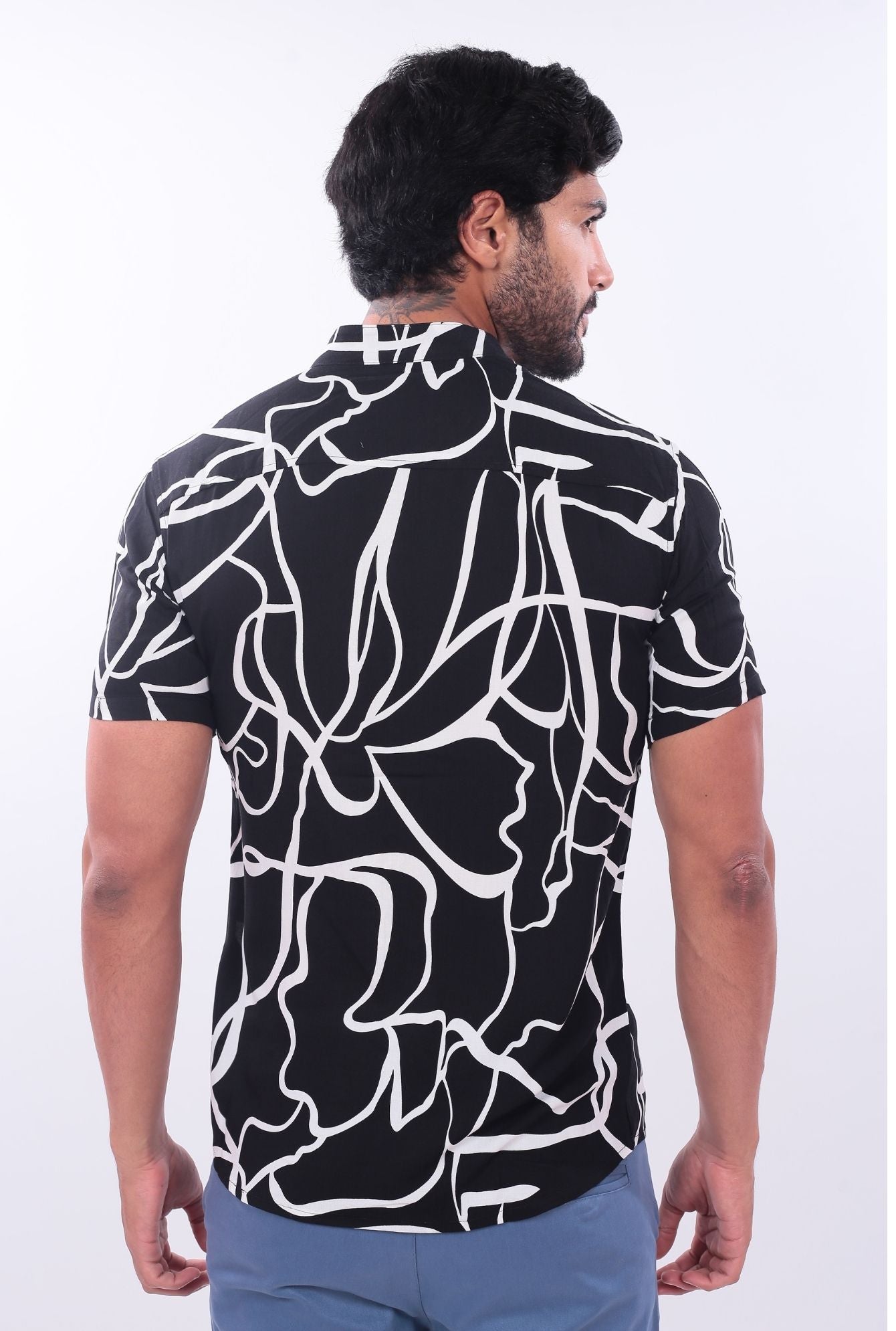 CAMISA SLIM DESING JERAOUS MANGA CORTA Negro